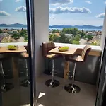 Isa Zadar